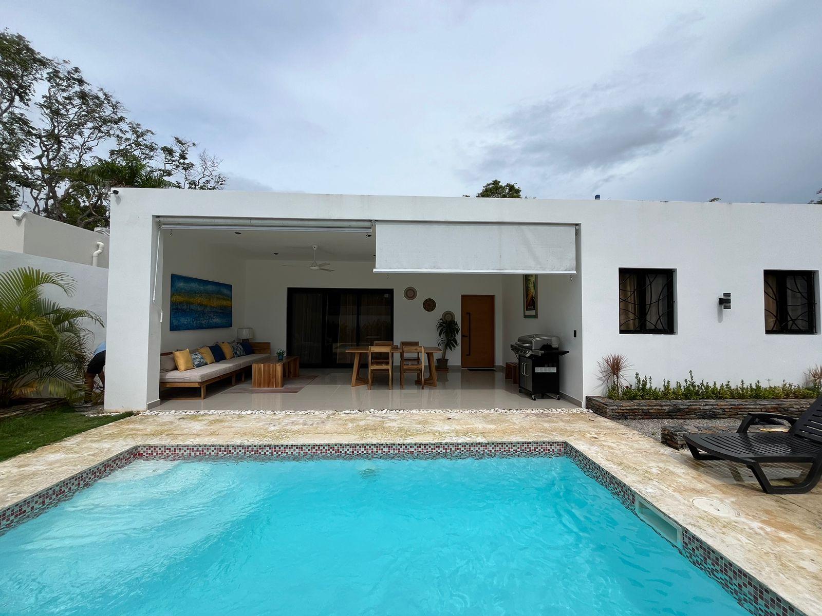 Espaciosa villa con piscina